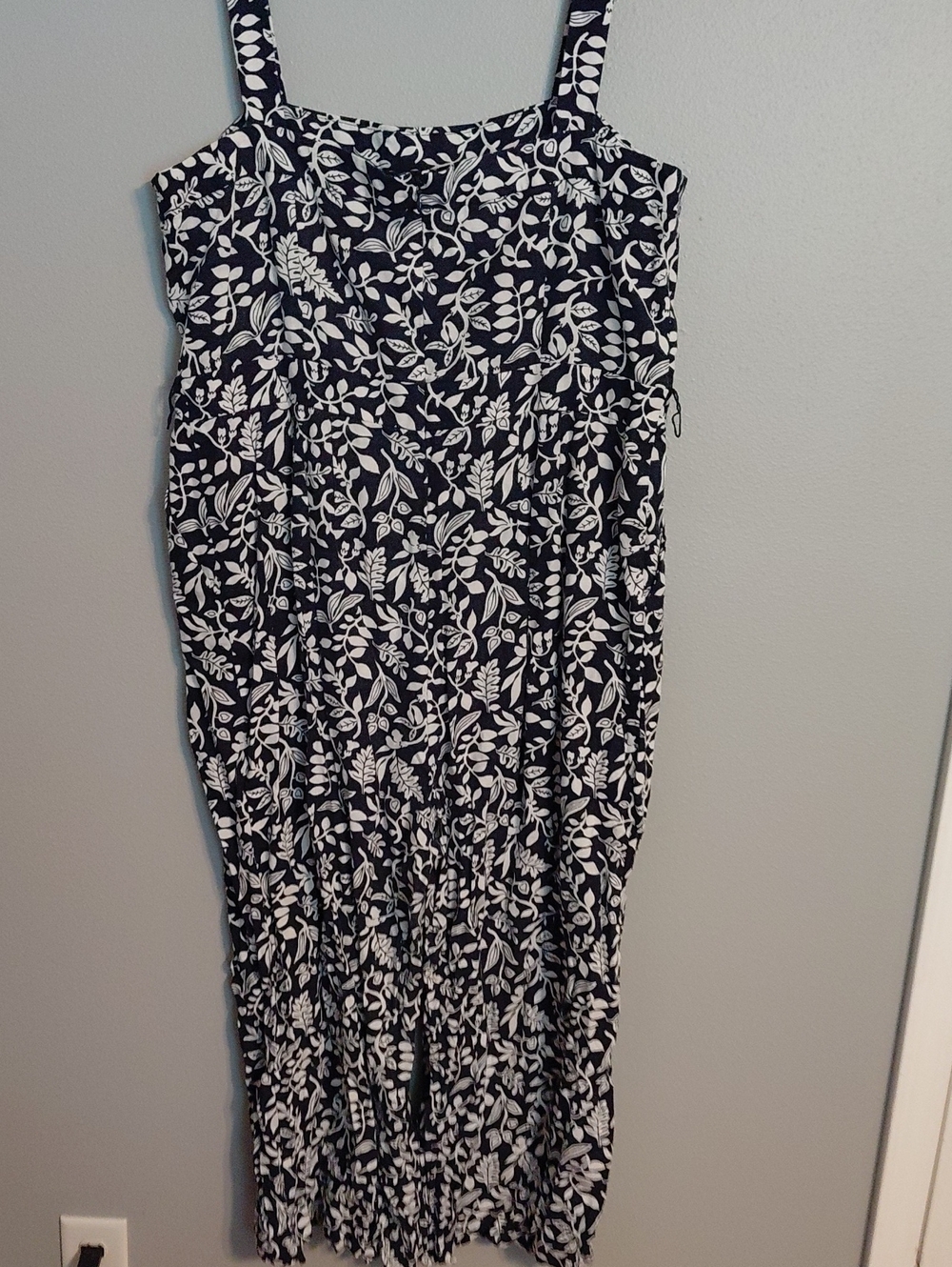 Ann Taylor Navy & White Leaf-Print Sleeveless Jumpsuit